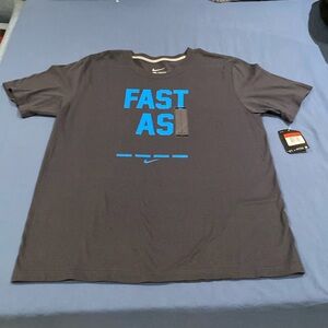 New Nike tee never worn tags still on